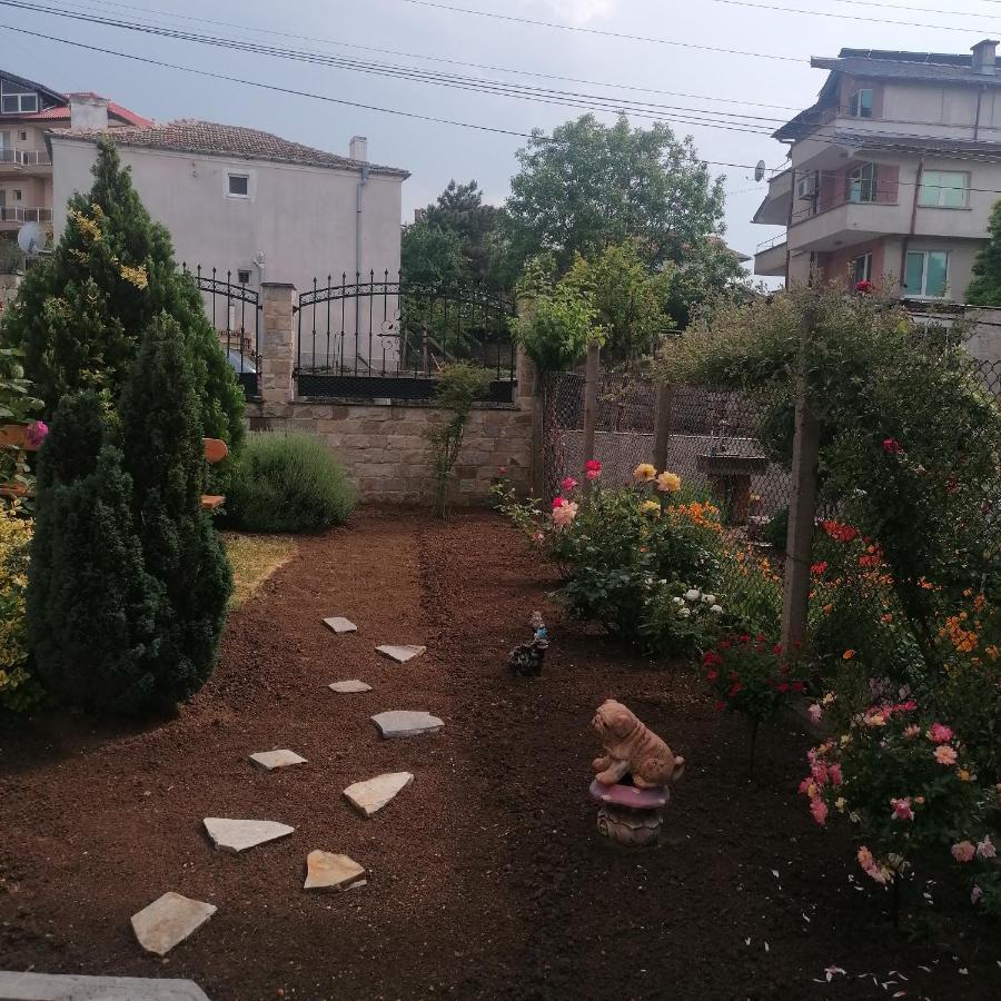 Apartments Dona 切尔诺莫雷茨 外观 照片